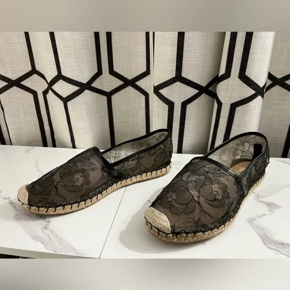 ♥️Valentino Garavani♥️Slip On Black Lace Floral Espadrille Flats Size 37