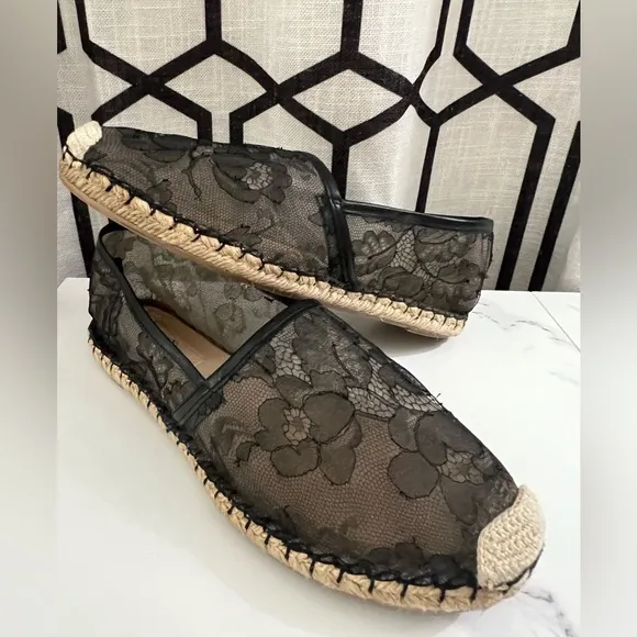 ♥️Valentino Garavani♥️Slip On Black Lace Floral Espadrille Flats Size 37