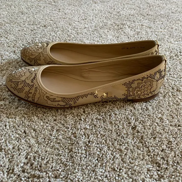 Valentino Nude Patent Floral Round Toe Ballet Flats