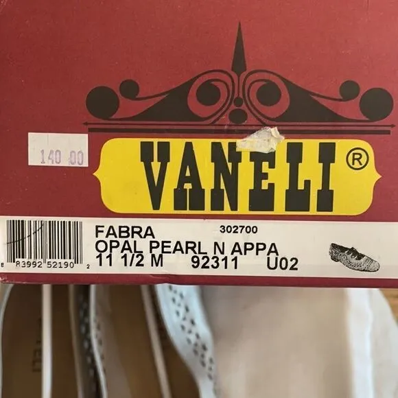 VANELI PEARLY OPAL TAN FLATS.  NEW