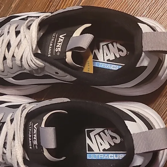 Vans UltraRange Sneakers Size 7M/8.5W Great Shape ☺️