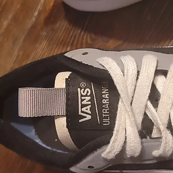 Vans UltraRange Sneakers Size 7M/8.5W Great Shape ☺️