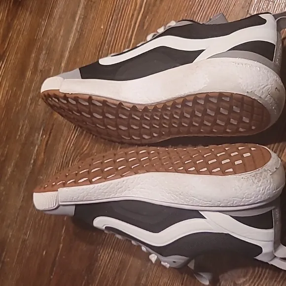 Vans UltraRange Sneakers Size 7M/8.5W Great Shape ☺️