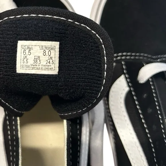 Vans Women’s Size 8 Old Skool Classic Skate Sneakers Black White Iconic Grunge