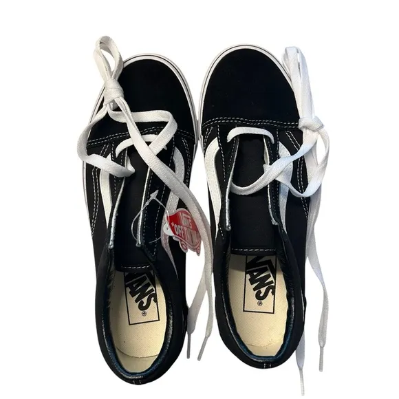 Vans Women’s Size 8 Old Skool Classic Skate Sneakers Black White Iconic Grunge