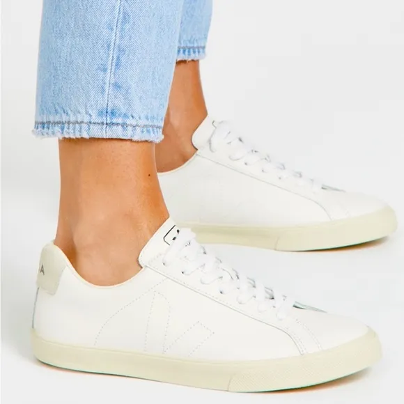 VEJA Esplar Sneakers Size 9