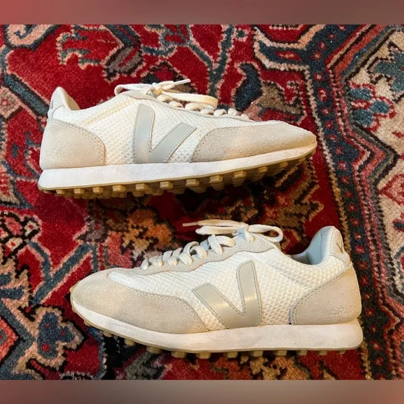 Veja Rio Branco Alveomesh Sneakers in White / Pierre Grey Natural— Womens US 7