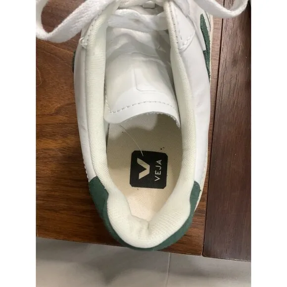 VEJA V-12 Sneakers in Extra-White Cyprus 11 New With Box Mens Athletic Shoes