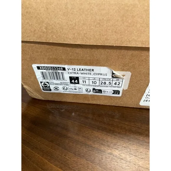 VEJA V-12 Sneakers in Extra-White Cyprus 11 New With Box Mens Athletic Shoes