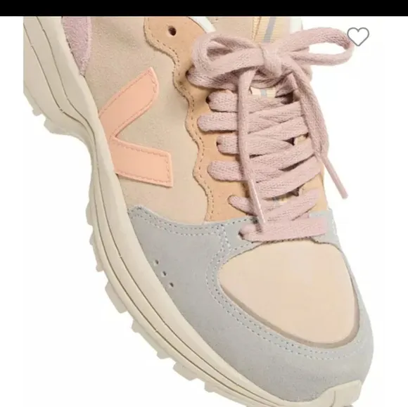VEJA Venturi suede almond peach multico size US 5 NWT
