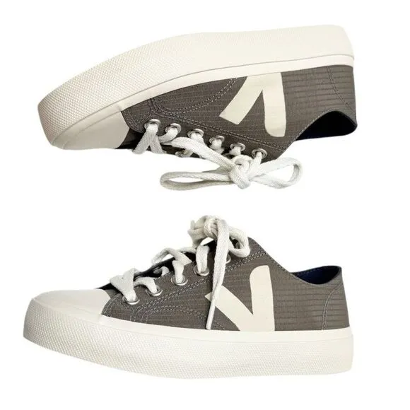 Veja Wata II Low-Top Sneakers in Neutral Grey Green Women’s Kids Size 5 EUR 36