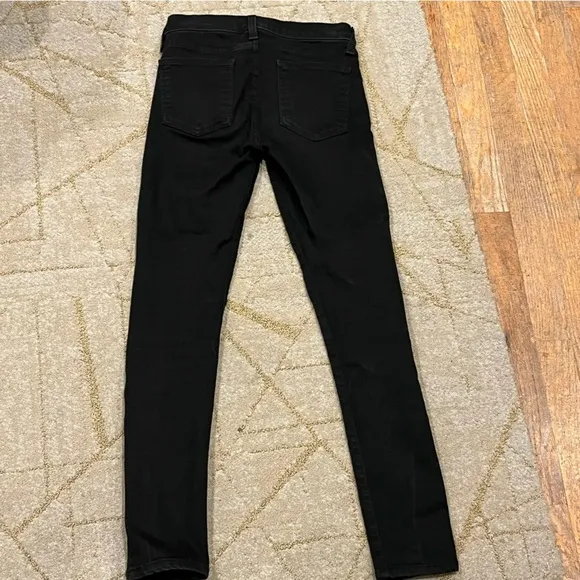 Veronica Beard Brooke 8.5” Skinny Jeans in Raven 25