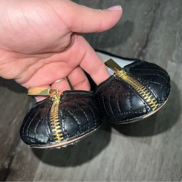 Vince Camuto Black Leather Quilted Gold Color Zipper Front Ballet Flats Size 6.5