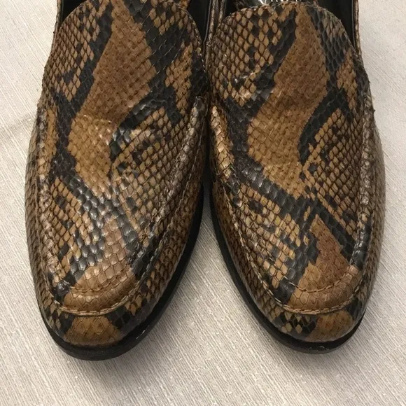 Vince Camuto Jendeya2 Snake Embossed Leather Loafers Size 7.5