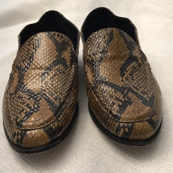 Vince Camuto Jendeya2 Snake Embossed Leather Loafers Size 7.5