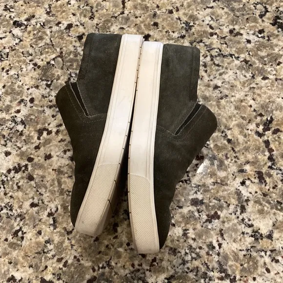 Vince leather suede green slip-on sneakers/ loafers