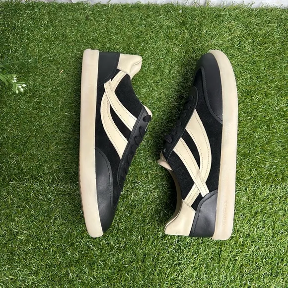 Vince womenOasis Sneaker black $250 new