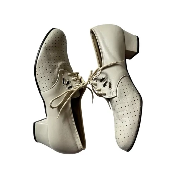 Vintage 50s/60s leather granny shoes, heeled loafers, lace up
