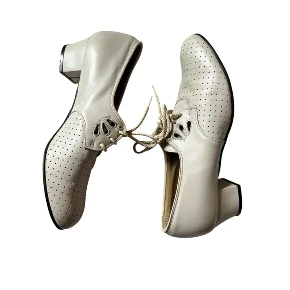 Vintage 50s/60s leather granny shoes, heeled loafers, lace up