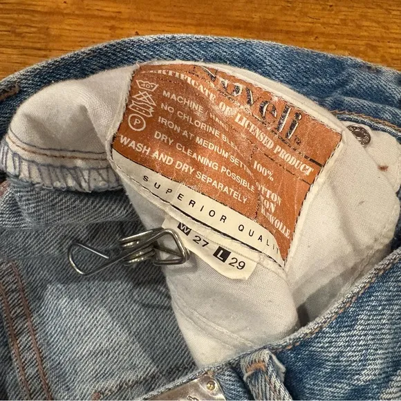 Vintage Noveli Jeans Metal Plaque Sailor Medallion Classic Retro Straight Leg