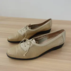 VINTAGE Salvatore Ferragamo Oxford Womens Shoes 8 AA Beige Loafers Narrow  ITALY