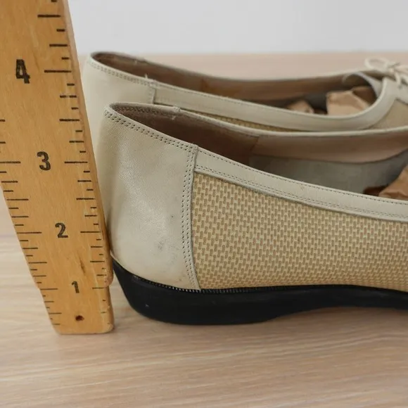 VINTAGE Salvatore Ferragamo Oxford Womens Shoes 8 AA Beige Loafers Narrow  ITALY