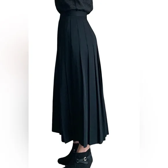 Vintage Wool Saks Fifth Avenue Pleated Midi Skirt
