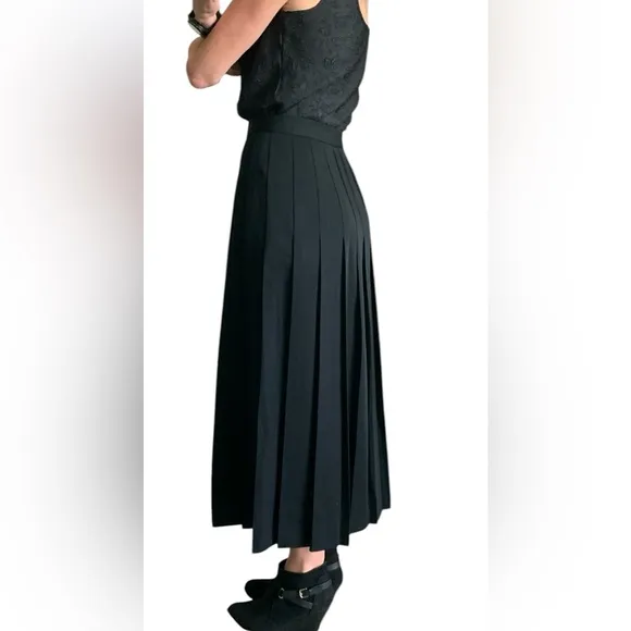 Vintage Wool Saks Fifth Avenue Pleated Midi Skirt