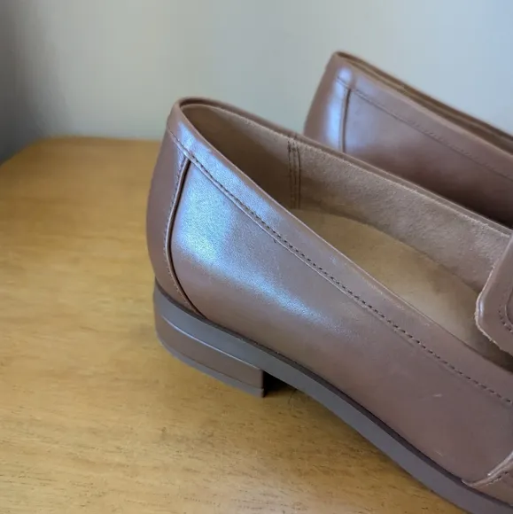 Vionic Mizelle Chunky Chain Leather Loafers