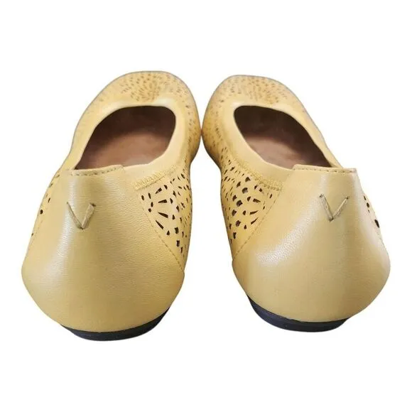 Vionic Robyn Perforated Leather Ballet Flats Shoes Size 9.5 Buttercup New Womens