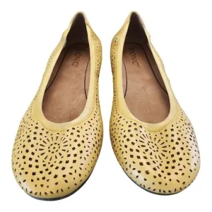 Vionic Robyn Perforated Leather Ballet Flats Shoes Size 9.5 Buttercup New Womens