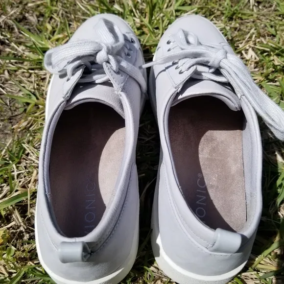 Vionic Winny Gray Sneakers Size 9