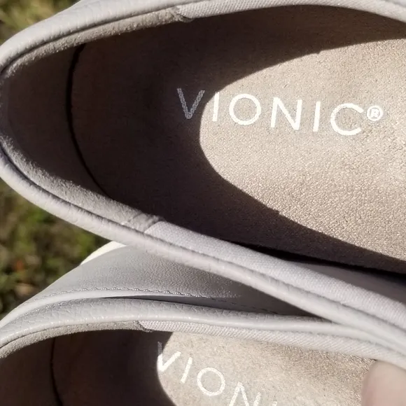Vionic Winny Gray Sneakers Size 9