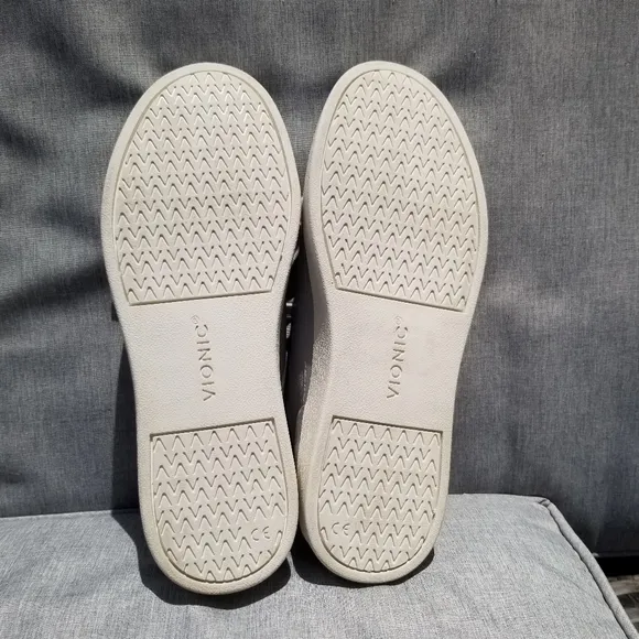 Vionic Winny Gray Sneakers Size 9