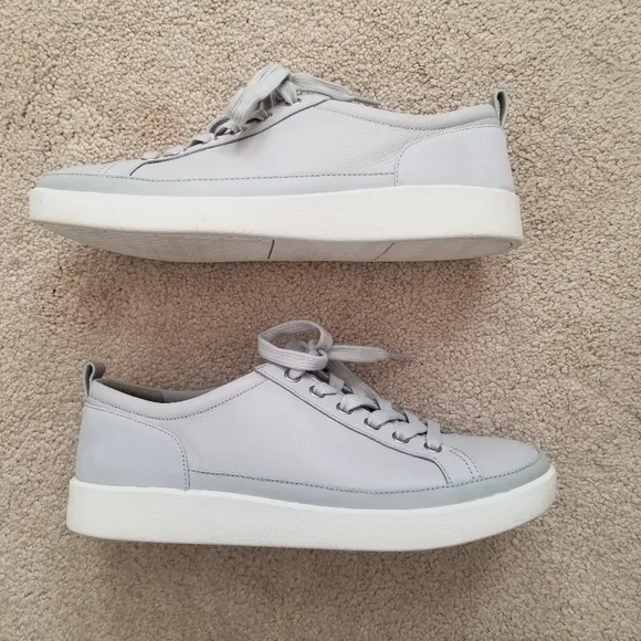 Vionic Winny Gray Sneakers Size 9