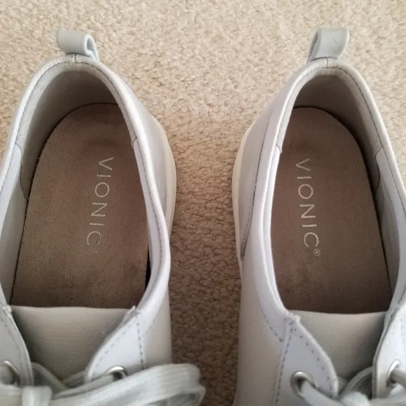 Vionic Winny Gray Sneakers Size 9