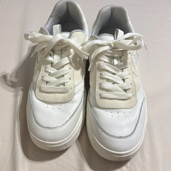 Vionic Woman’a‎ Rebel Kamelle Lace Up All White Sneakers
