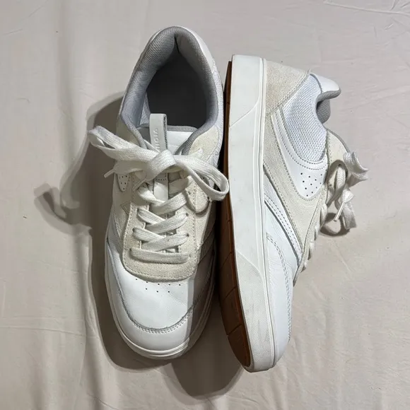Vionic Woman’a‎ Rebel Kamelle Lace Up All White Sneakers