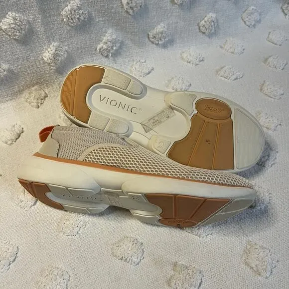 Vionic Zeta Walking Women’s Shoes Size 9 Slip On Support Cushion Sneakers Cream