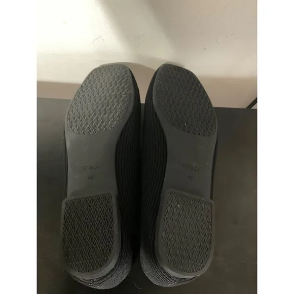 VIVAIA Margot 2.0 Square-Toe V-Cut Flats Black size 42 EU/10.5 US
