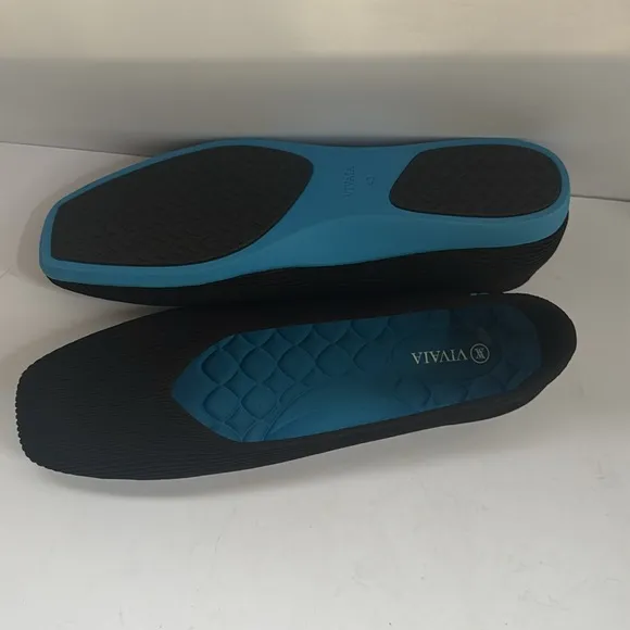 VIVAIA Margot Walker Women’s Lightweight Square Toe V Cut Flats Size 11 Wide NEW