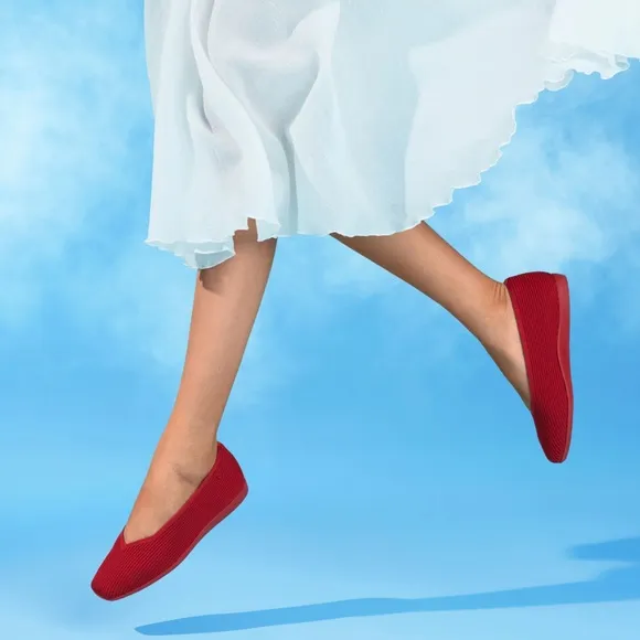 Vivaia Red Margot Walker Comfy Lightweight Square-Toe V-Cut Flats Size EU 43/11