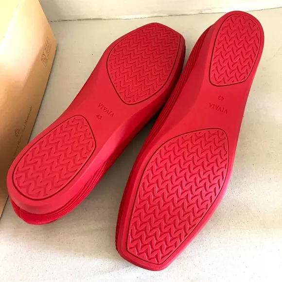 Vivaia Red Margot Walker Comfy Lightweight Square-Toe V-Cut Flats Size EU 43/11