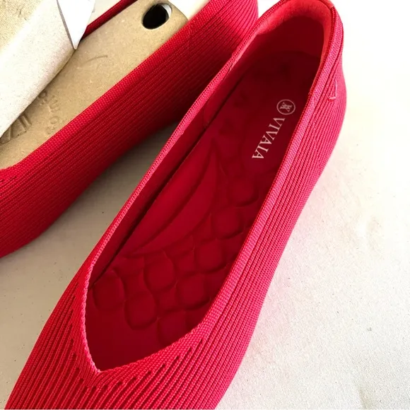 Vivaia Red Margot Walker Comfy Lightweight Square-Toe V-Cut Flats Size EU 43/11