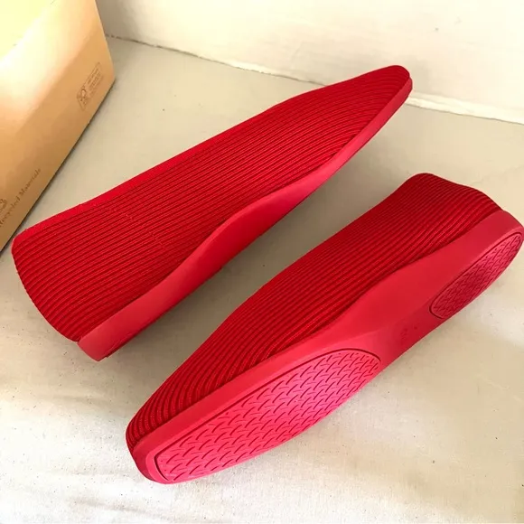 Vivaia Red Margot Walker Comfy Lightweight Square-Toe V-Cut Flats Size EU 43/11