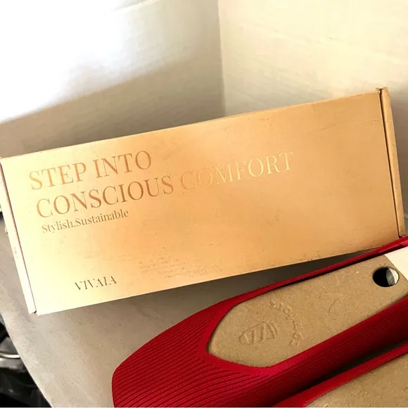 Vivaia Red Margot Walker Comfy Lightweight Square-Toe V-Cut Flats Size EU 43/11
