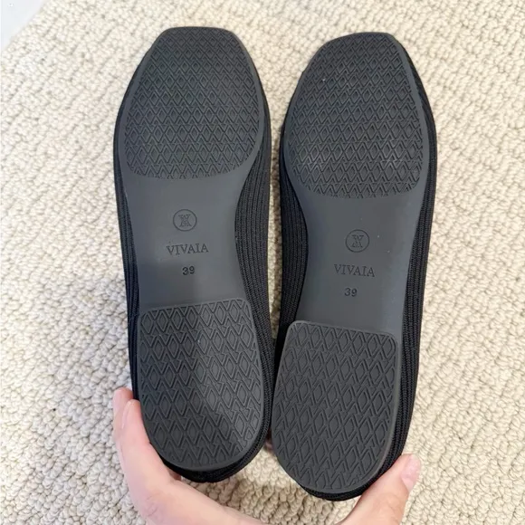 VIVAIA Square Toe V-Cut Flats in Black size 39