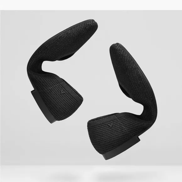 VIVAIA Square Toe V-Cut Flats in Black size 39