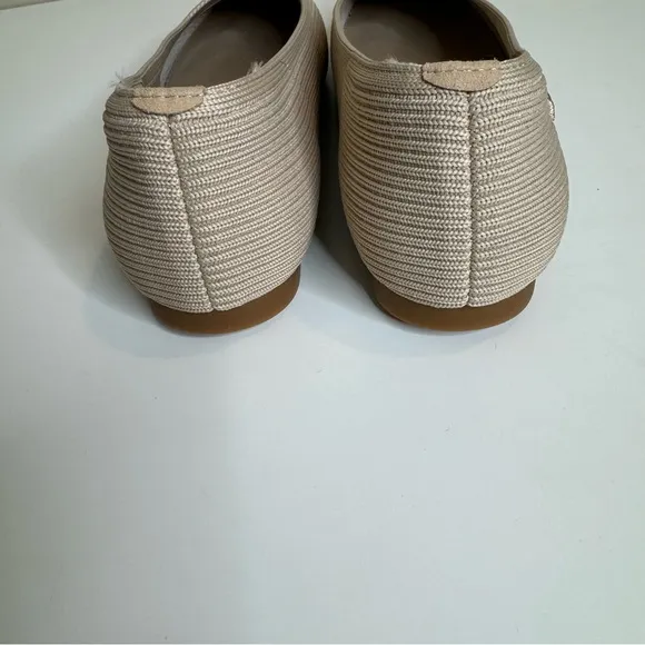 Vivaia Square-Toe V-Cut Flats (Margot 2.0) size 39 NWOT