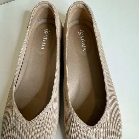 Vivaia Square-Toe V-Cut Flats (Margot 2.0) size 39 NWOT